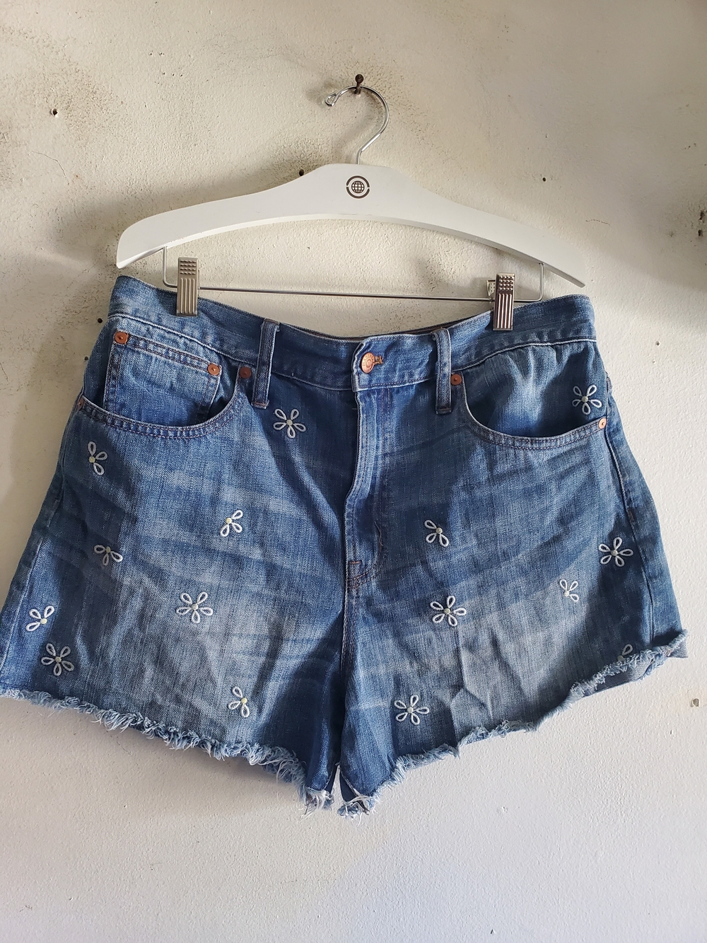 Madewell  Embroidered Flower High-Waist Shorts - Blue